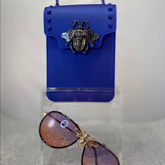 Bumble Bee Bags - Picture 3 of 13